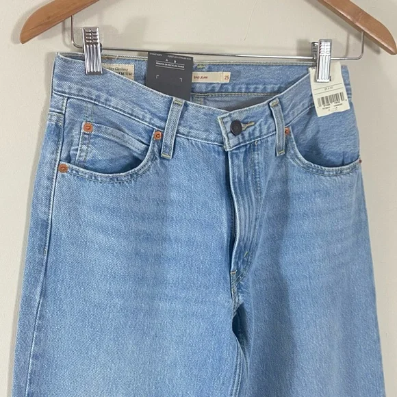 NEW Levi’s Dad Jean in This and That Light Wash - 25x30 - Picture 11 of 16